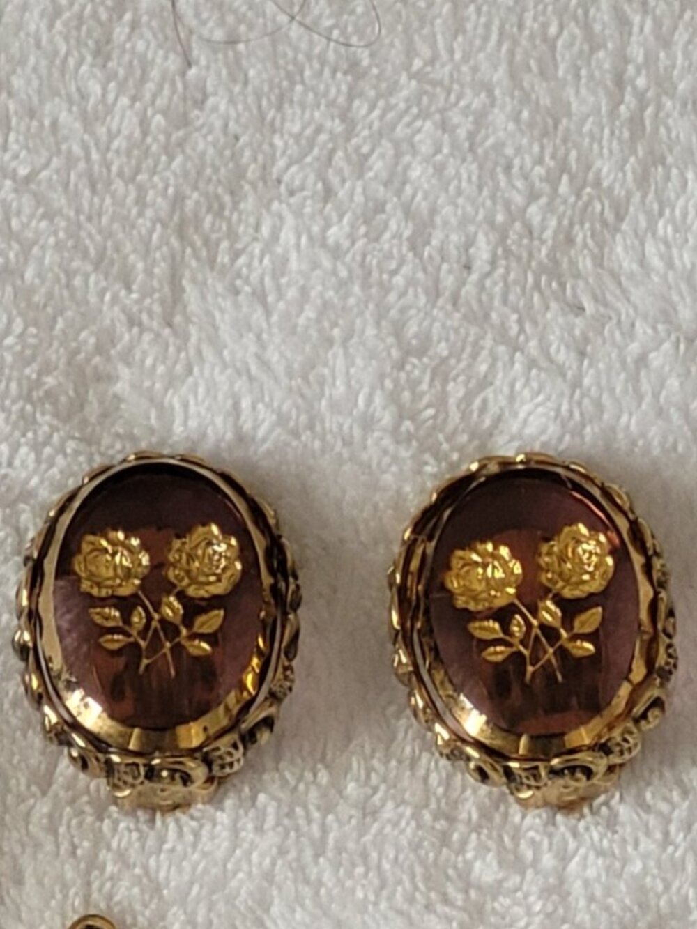 Whiting & Davis Intaglio Rose Earrings - Picture 3 of 4